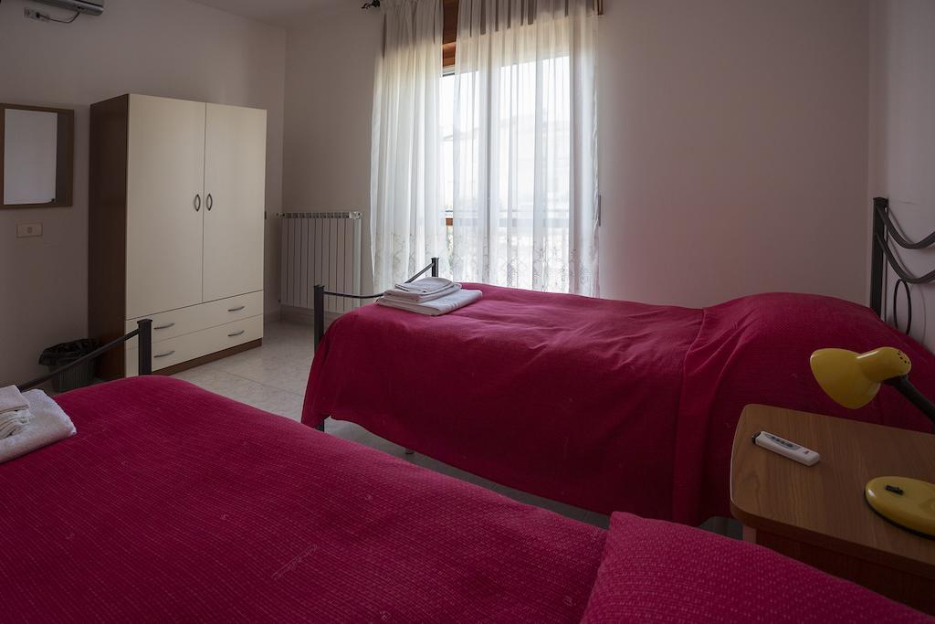 Casa Vacanze Isabella Aliano ภายนอก รูปภาพ